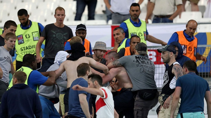 Euro-2016: la Russie jugée par l`UEFA après les violences à Marseille